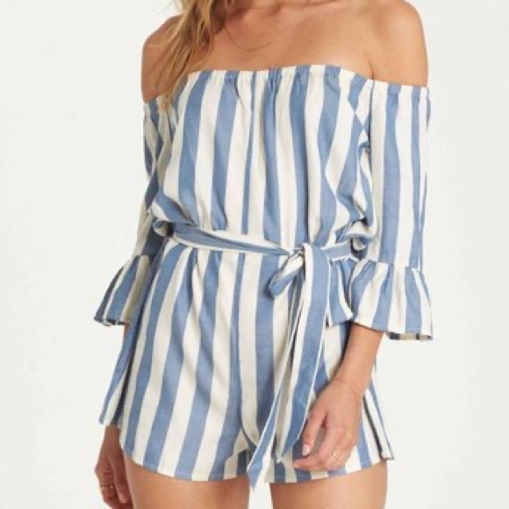 Billabong NWT fun for now blue striped romper